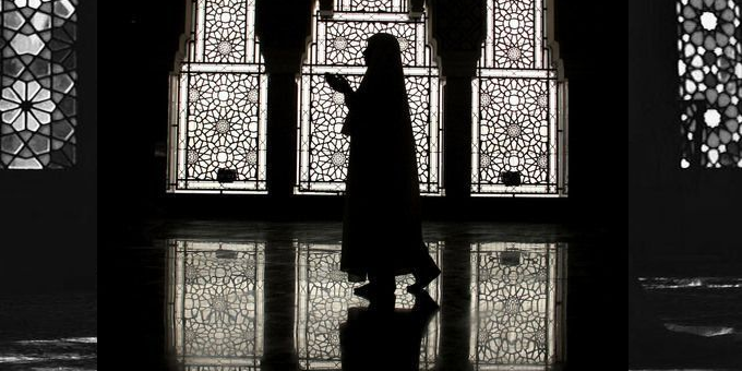 عمرة بنت عبد الرحمن وتغليب الشرع على العاطفة