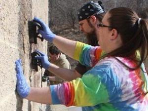 NJ Volunteers Erase Mosque Hate Graffiti